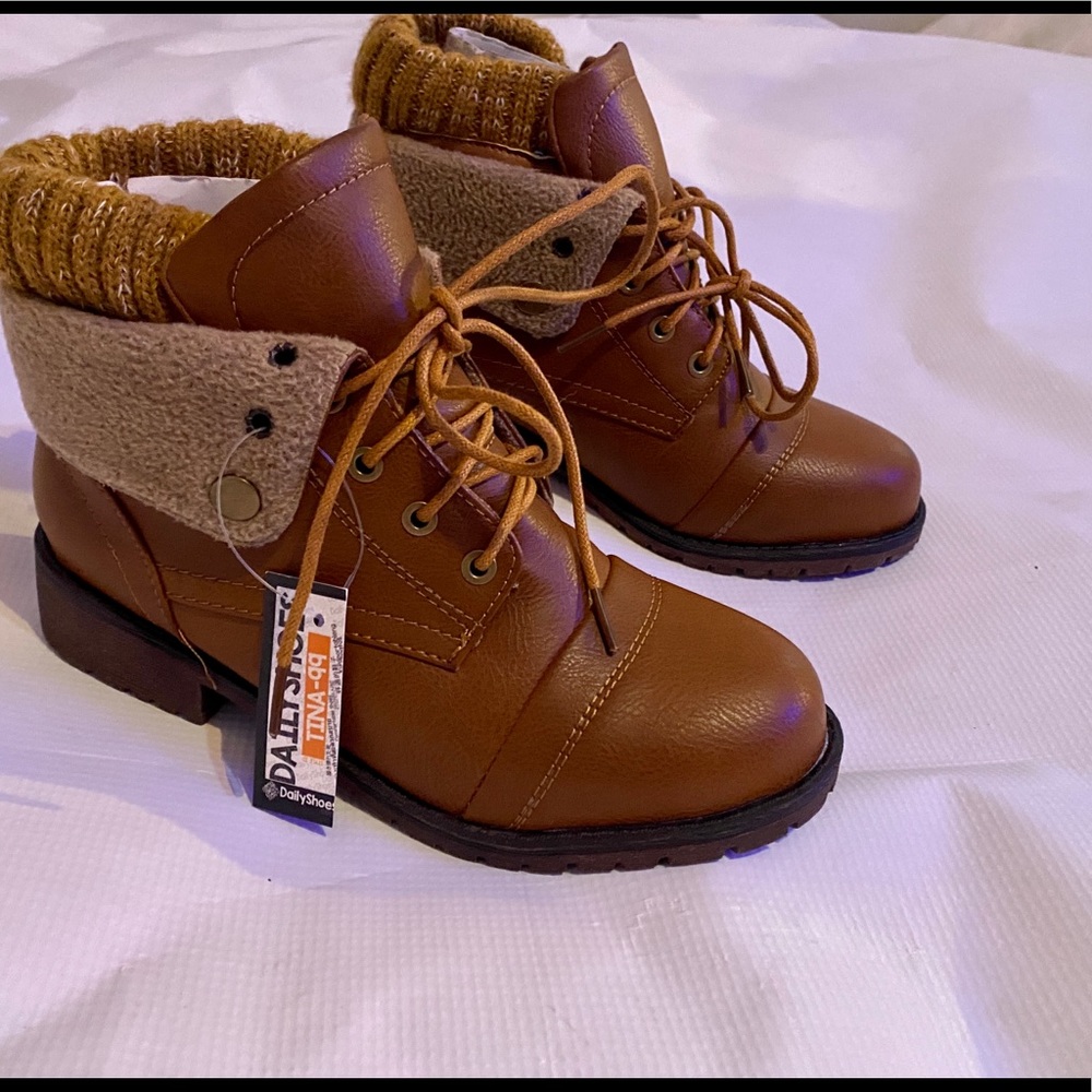 Women’s Daily Shoes size 6